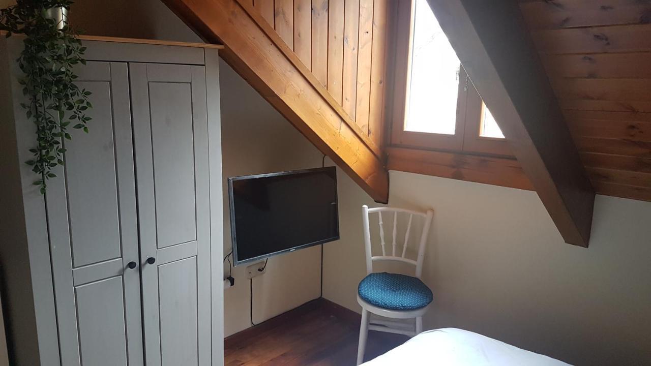 Family Attic Esterri