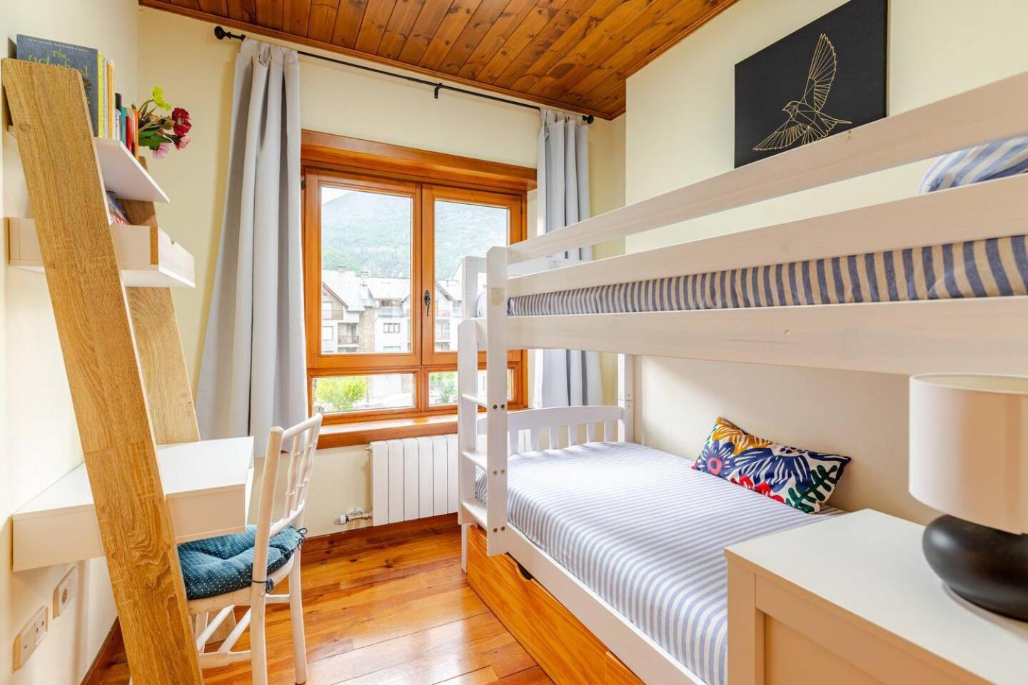 Family Attic Esterri *